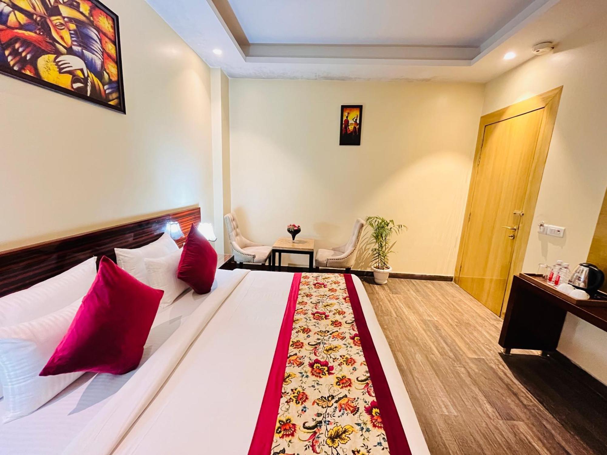 Hotel Banz Near Indira Gandhi Airport Delhi New Delhi Bagian luar foto