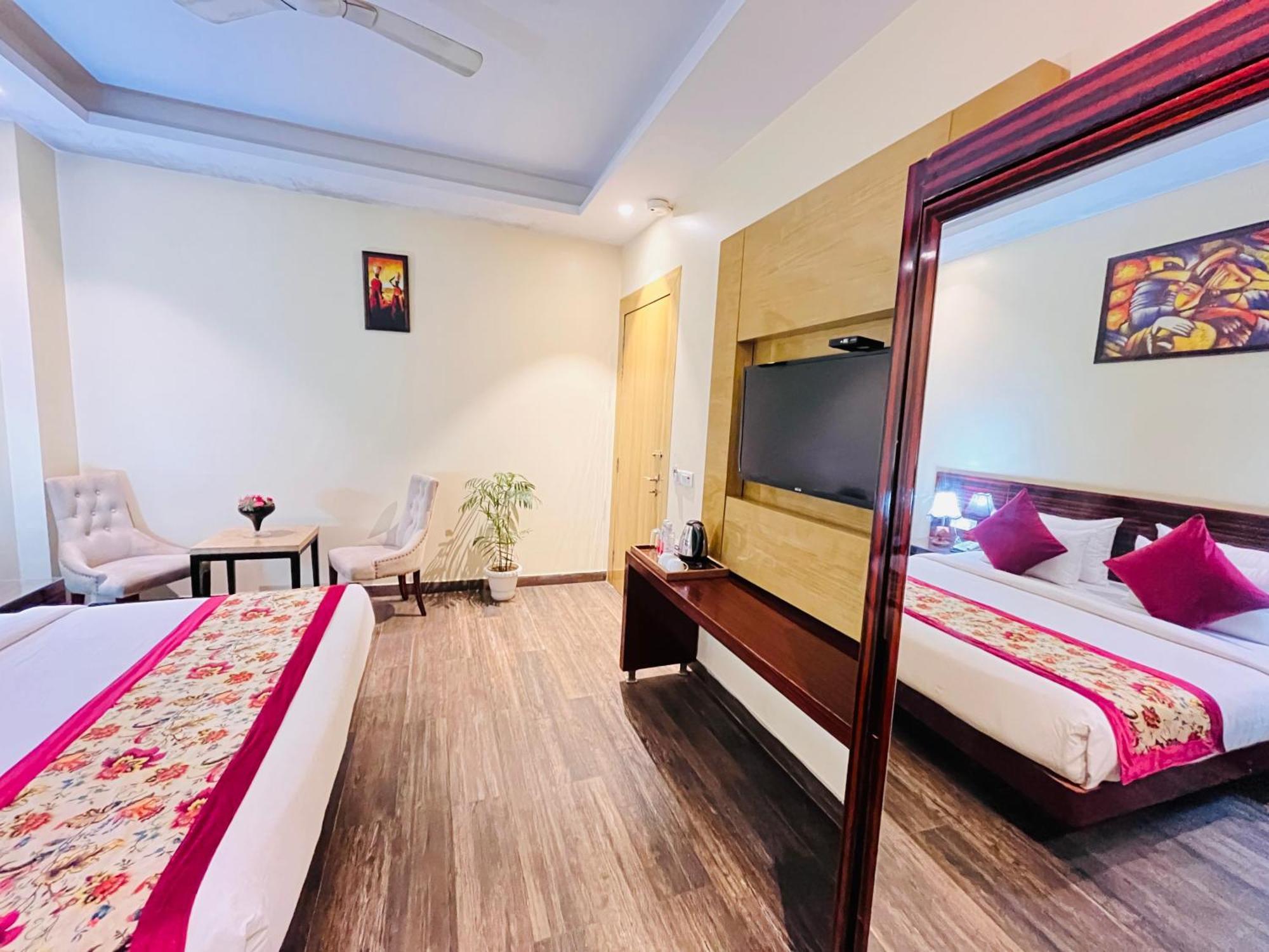 Hotel Banz Near Indira Gandhi Airport Delhi New Delhi Bagian luar foto