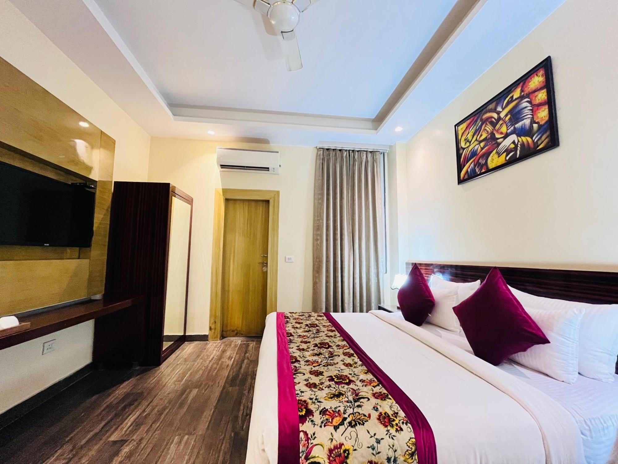 Hotel Banz Near Indira Gandhi Airport Delhi New Delhi Bagian luar foto