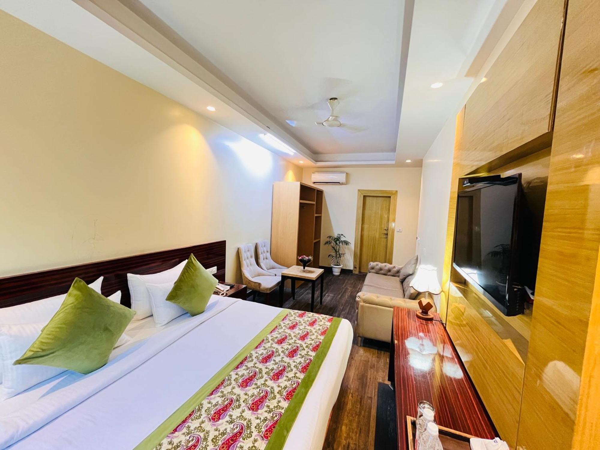 Hotel Banz Near Indira Gandhi Airport Delhi New Delhi Bagian luar foto