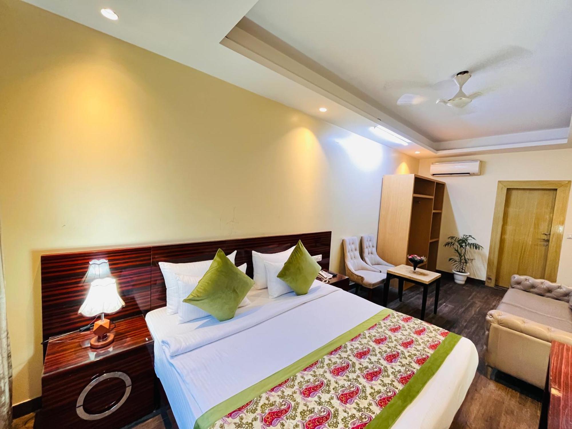 Hotel Banz Near Indira Gandhi Airport Delhi New Delhi Bagian luar foto
