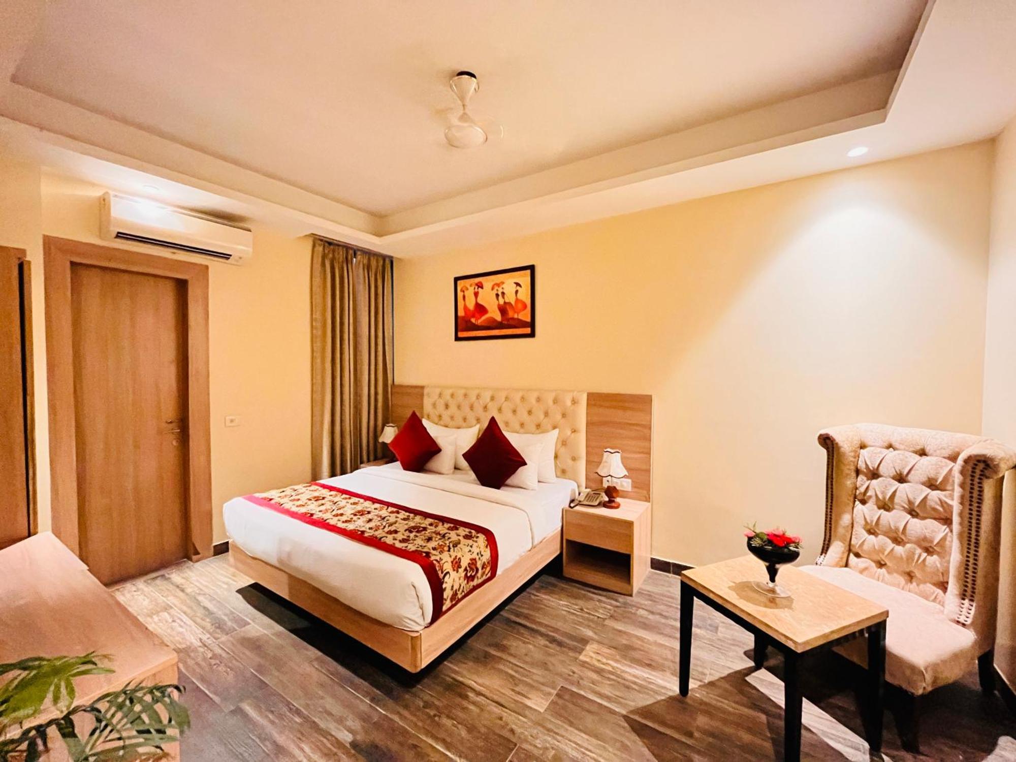 Hotel Banz Near Indira Gandhi Airport Delhi New Delhi Bagian luar foto