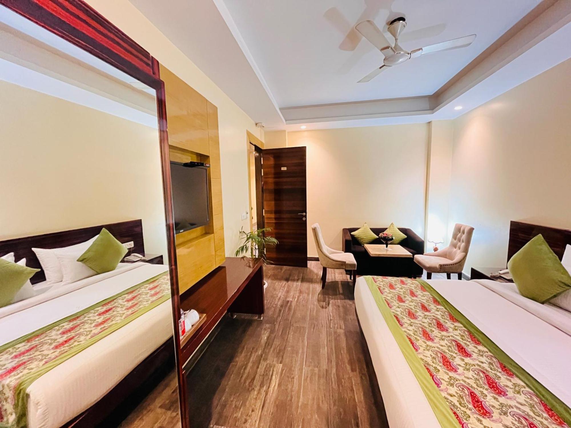Hotel Banz Near Indira Gandhi Airport Delhi New Delhi Bagian luar foto