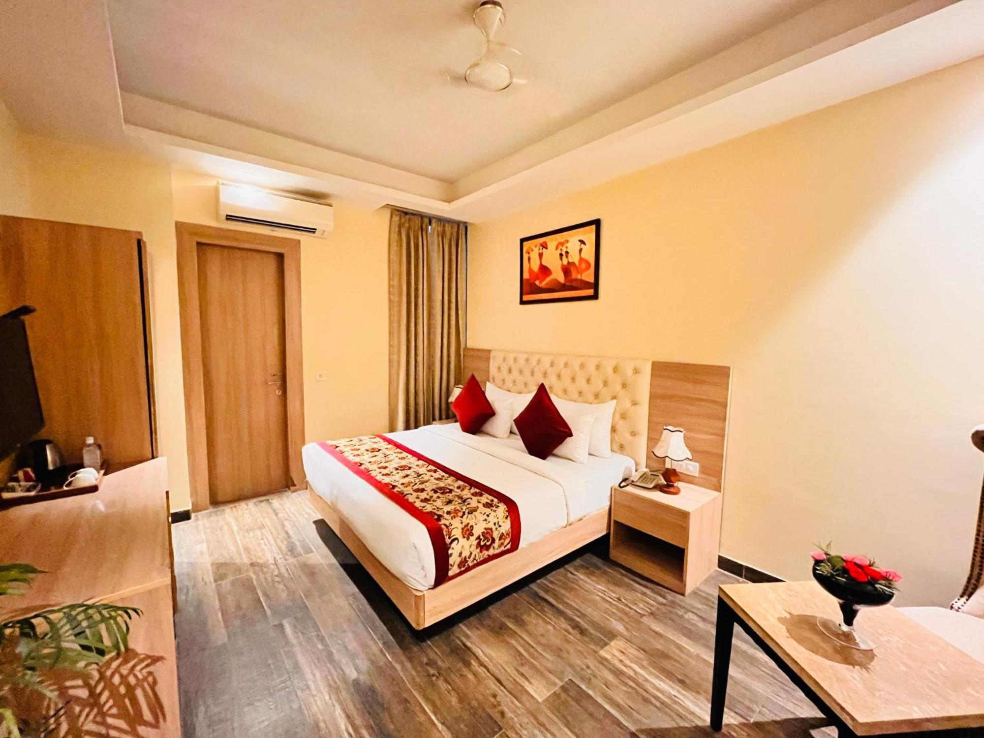 Hotel Banz Near Indira Gandhi Airport Delhi New Delhi Bagian luar foto