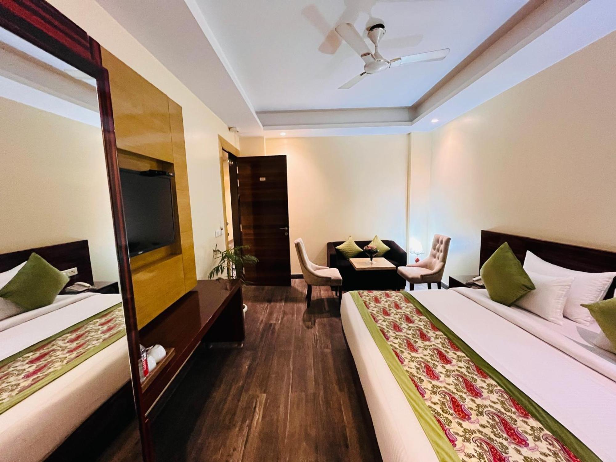Hotel Banz Near Indira Gandhi Airport Delhi New Delhi Bagian luar foto