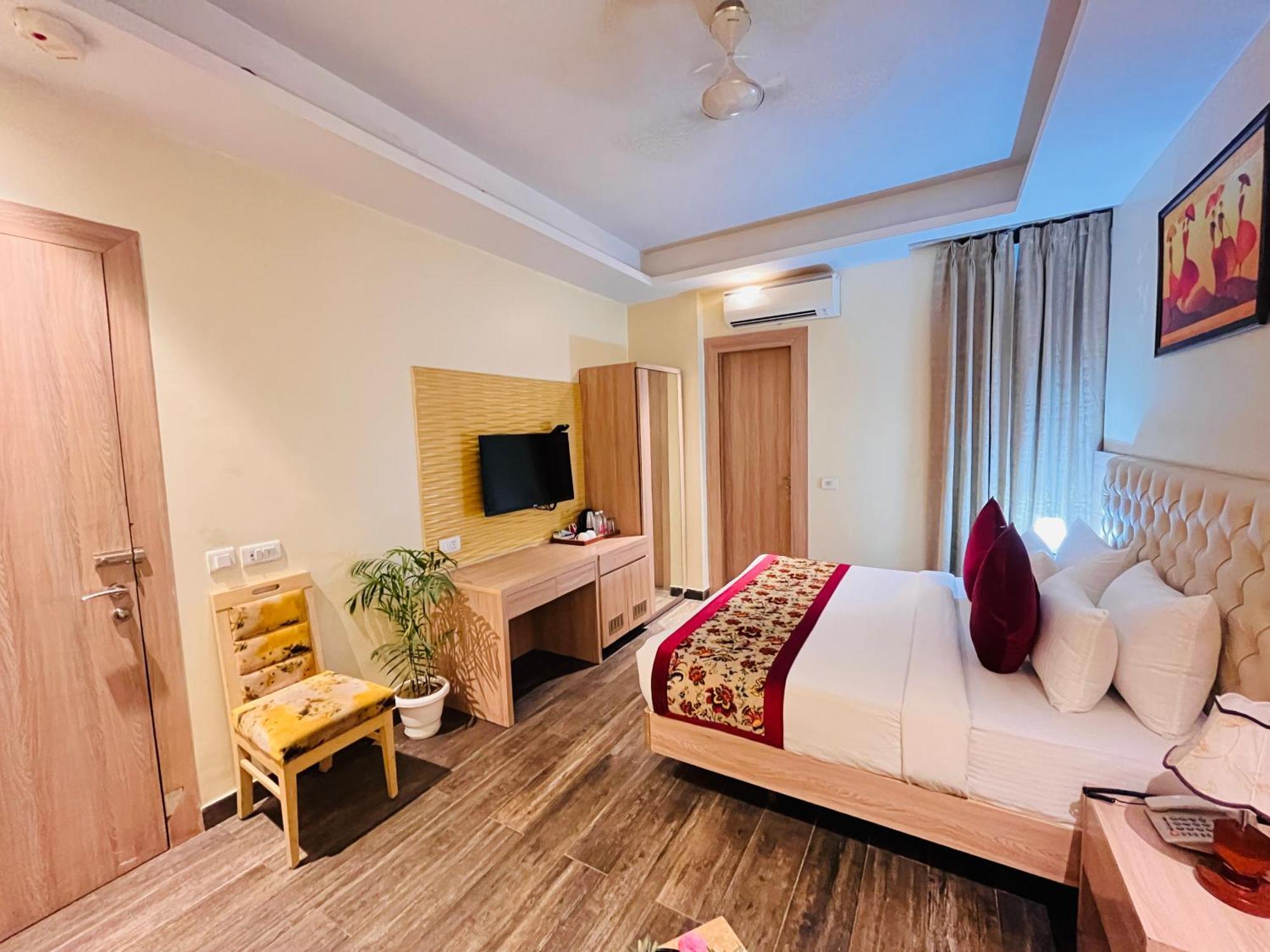 Hotel Banz Near Indira Gandhi Airport Delhi New Delhi Bagian luar foto