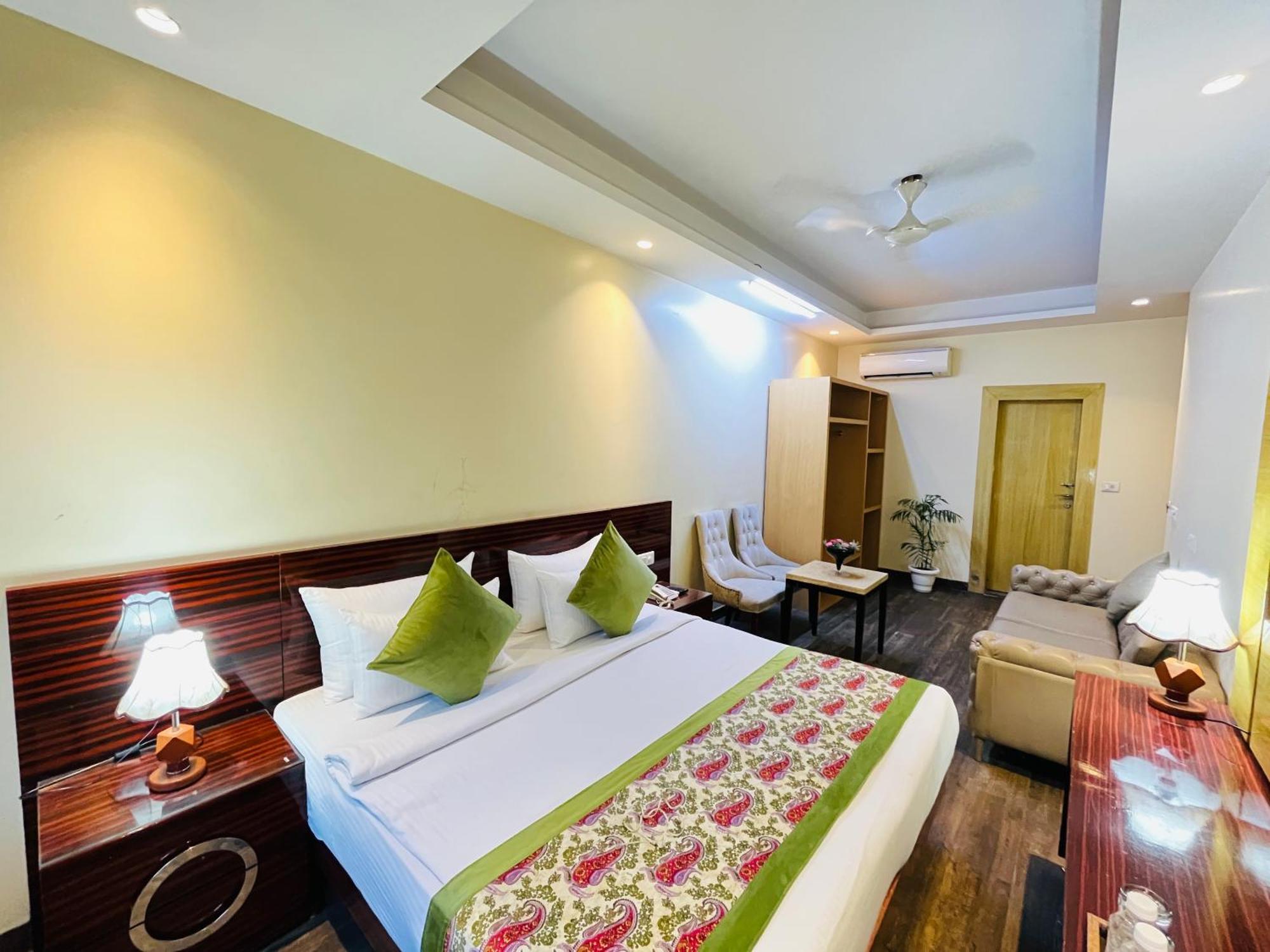 Hotel Banz Near Indira Gandhi Airport Delhi New Delhi Bagian luar foto