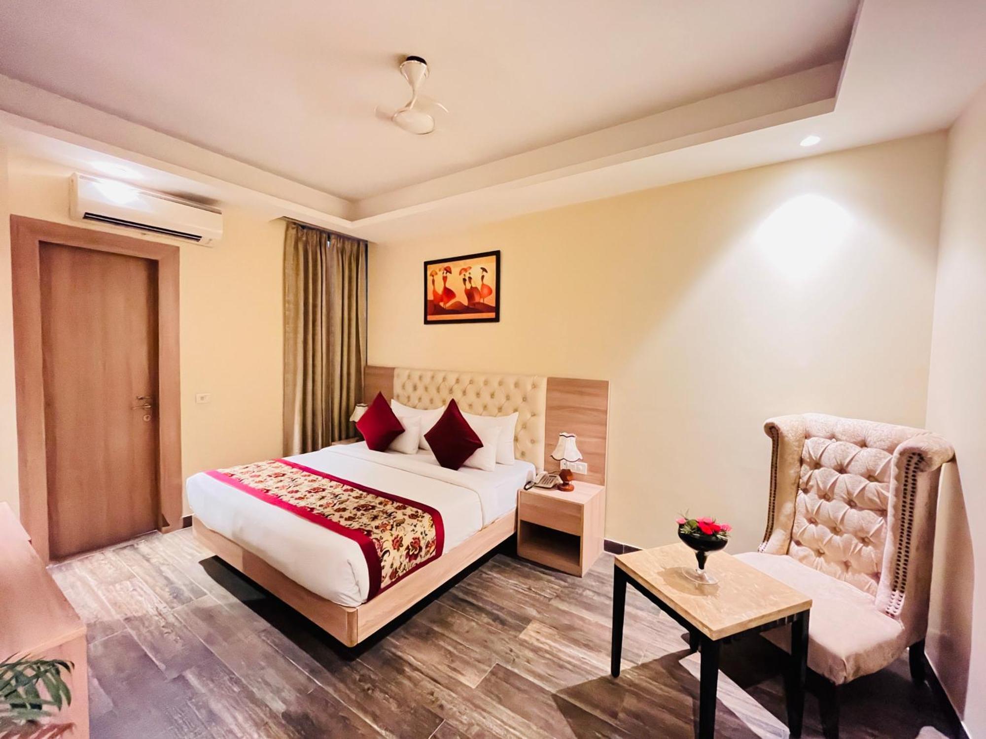 Hotel Banz Near Indira Gandhi Airport Delhi New Delhi Bagian luar foto