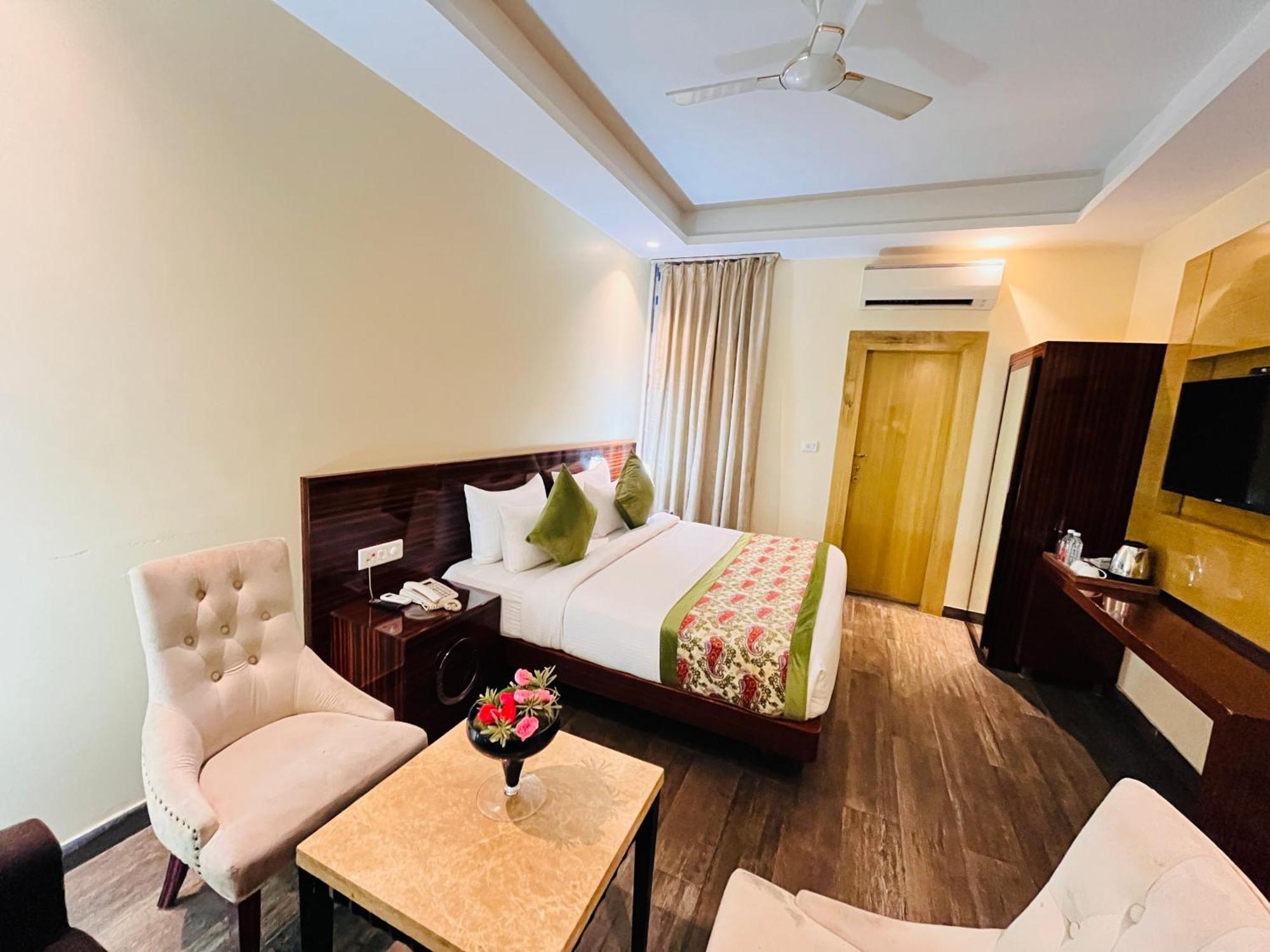 Hotel Banz Near Indira Gandhi Airport Delhi New Delhi Bagian luar foto